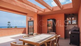 Penthouse for sale in Las Salinas, Estepona East