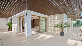 Villa for sale in Las Brisas, Nueva Andalucia