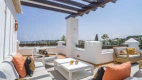 Tvåvånings takvåning for sale in Las Tortugas de Aloha, Nueva Andalucia