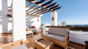 Zweistöckiges Penthouse zu verkaufen in Las Tortugas de Aloha, Nueva Andalucia