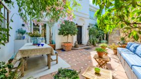 Villa Jumelée for sale in Marbella Hill Club, Marbella Golden Mile