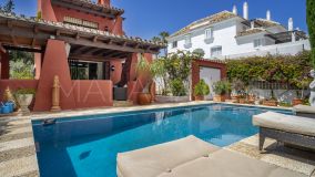 Villa en venta en Nueva Andalucia, Marbella