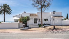 Villa en venta en Nueva Andalucia, Marbella