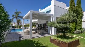 Villa for sale in San Pedro Playa, San Pedro de Alcantara