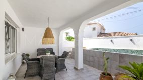 Villa en venta en Las Chapas, Marbella Este