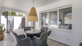 Villa en venta en Las Chapas, Marbella Este