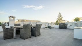 Town House for sale in Aloha Pueblo, Nueva Andalucia