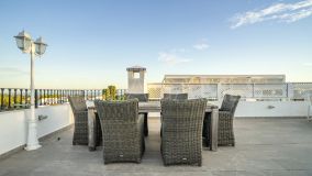 Reihenhaus zu verkaufen in Aloha Pueblo, Nueva Andalucia