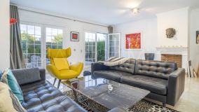 Town House for sale in Aloha Pueblo, Nueva Andalucia