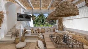 Villa for sale in Atalaya de Rio Verde, Nueva Andalucia