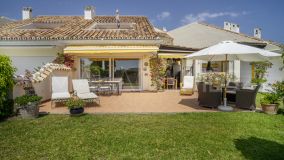 Radhus for sale in Altos de Aloha, Nueva Andalucia