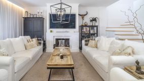 Duplex rez de chaussée for sale in Alcores del Golf, Nueva Andalucia