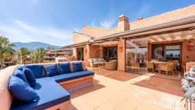 Penthouse for sale in Mar Azul, Estepona East