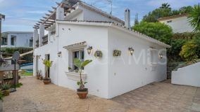 Villa for sale in La Campana, Nueva Andalucia