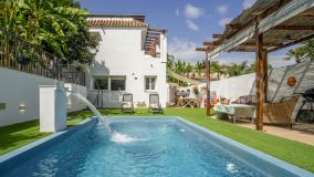 Villa for sale in La Campana, Nueva Andalucia