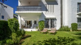 Markplanslägenhet for sale in Las Cascadas, Nueva Andalucia
