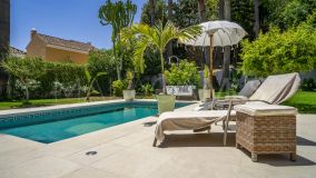 Villa for sale in Los Naranjos Hill Club, Nueva Andalucia
