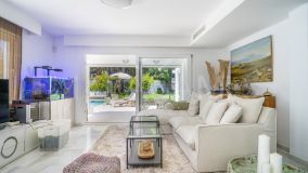 Villa for sale in Los Naranjos Hill Club, Nueva Andalucia