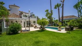 Villa for sale in Los Naranjos Hill Club, Nueva Andalucia