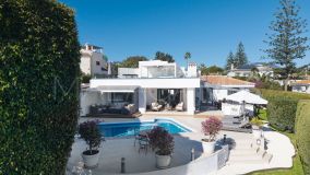 Villa for sale in Nueva Andalucia, Marbella