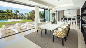 Villa en venta en Los Olivos, Nueva Andalucia