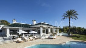 Villa for sale in Aloha, Nueva Andalucia