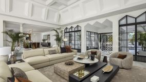 Villa for sale in Aloha, Nueva Andalucia