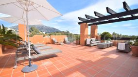 For sale 2 bedrooms duplex penthouse in Alminar de Marbella