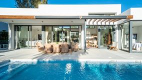 Villa en venta en Arboleda, Estepona