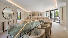 Villa en venta en El Paraiso, Estepona