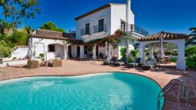Villa till salu på El Herrojo, Benahavis