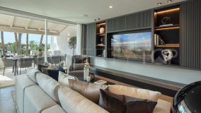 For sale duplex penthouse in Marbella Golden Mile with 3 bedrooms