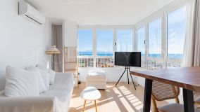 Precioso apartamento, reformado con vistas al mar en la Carihuela.