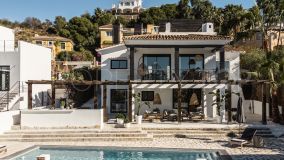 Charming renovated villa with sea views in Nueva Andalucía, Marbella