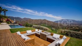 Buy 5 bedrooms villa in Marbella East