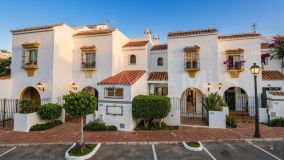 Parhus for sale in Casares Playa, Bahia de Casares