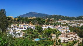 Takvåning for sale in Puerto del Almendro, Benahavis