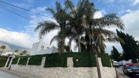 Hus i byn for sale in Nagüeles, Marbella Golden Mile