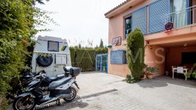 Doppelhaushälfte zu verkaufen in Los Naranjos, Nueva Andalucia