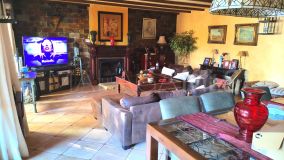 Villa for sale in Rio Real, Marbella East