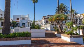 Parhus for sale in Puerto La Duquesa, Manilva