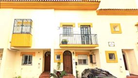 Reihenhaus zu verkaufen in Punta Plata, Estepona Stadt