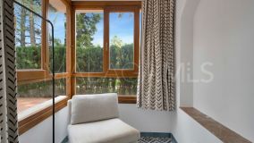 Apartment for sale in Los Naranjos, Nueva Andalucia
