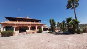 Villa for sale in Guadalobon, Estepona Väst