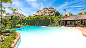 Zweistöckiges Penthouse zu verkaufen in Los Capanes del Golf, Benahavis