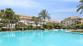 Excellent 3 bedroom ground floor apartment in Dama de Noche, Marbella.