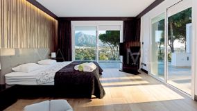 Villa for sale in Nueva Andalucia, Marbella