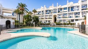 Sunny duplex apartment on the ground floor a few steps from the sea in the center of Marbella