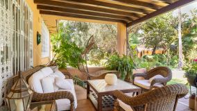Villa for sale in Atalaya de Rio Verde, Nueva Andalucia