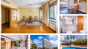 Buy flat with 4 bedrooms in Prado de San Sebastian